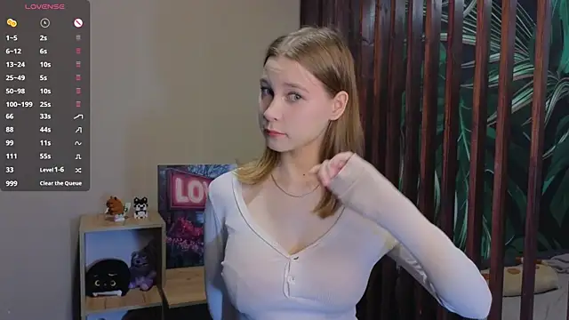 vickky shy online show from April 5, 7:13 pm