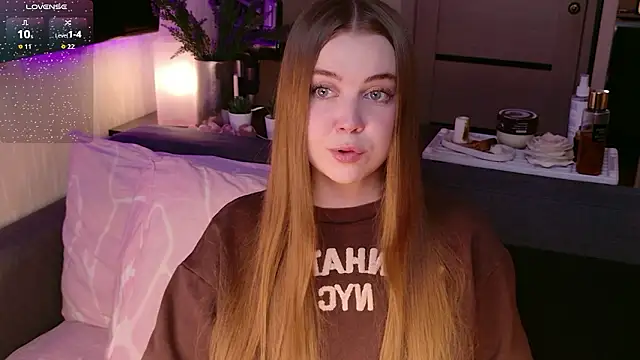 bratwifelina online show from March 2, 8:59 pm