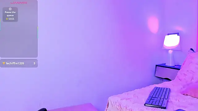 Emma collins01 online show from April 17, 3:30 am