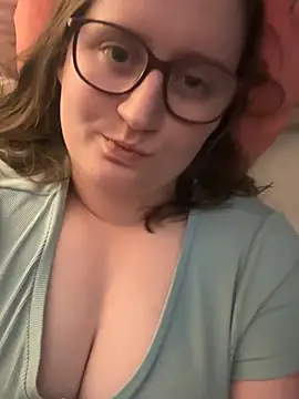 lucycomestrue online show from July 2, 1:49 am