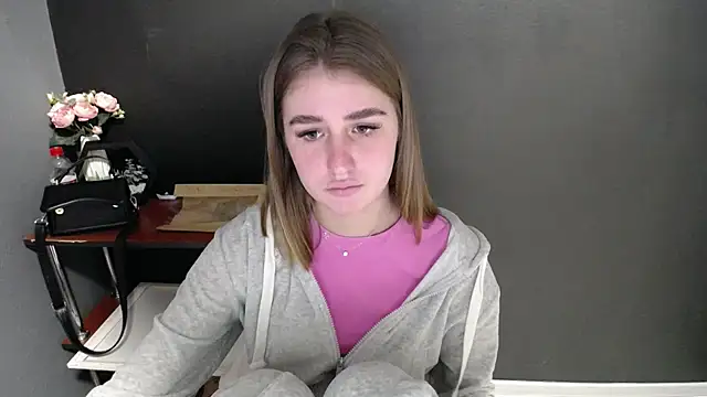 Sunny siren online show from February 18, 2:16 pm