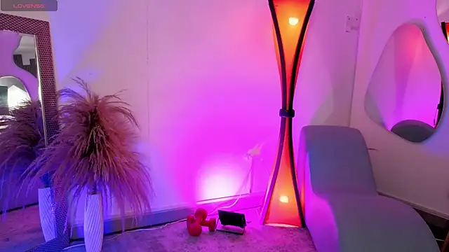 fransheskarossi online show from April 18, 12:07 pm