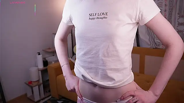 CarmaOlen online show from March 3, 7:31 pm