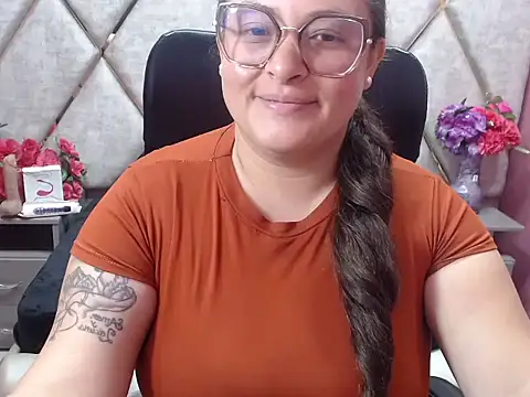 Sarah Boobs  online show from February 13, 8:10 pm