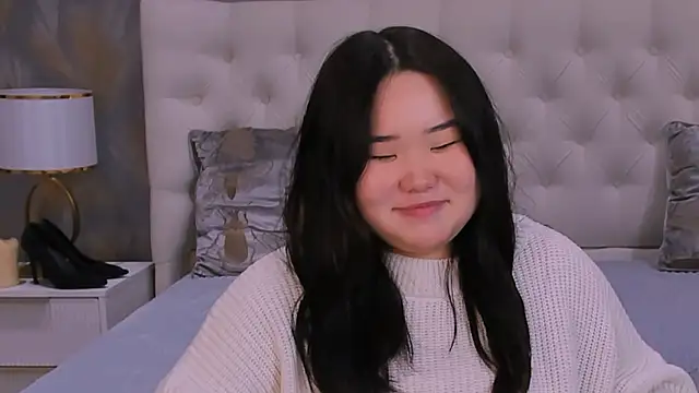 YUMI G online show from February 9, 8:33 pm