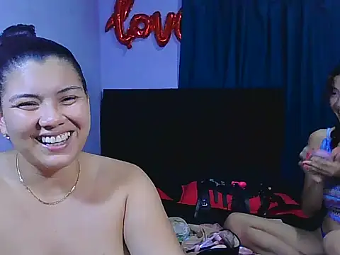 Helena-Paola online show from April 15, 1:17 am