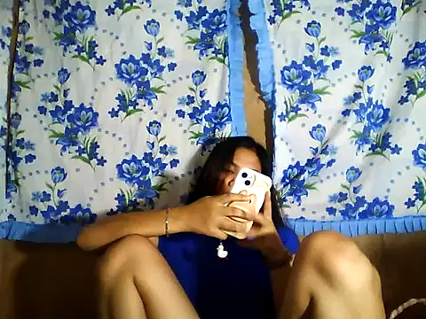 PinaySkinnyJust18 online show from April 15, 12:49 pm