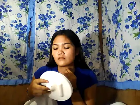 PinaySkinnyJust18 online show from April 16, 10:01 pm