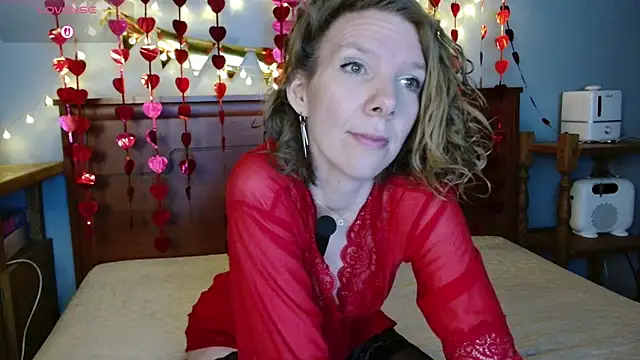 Daisy Lovely online show from February 16, 4:23 am