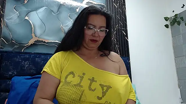 violeMurray online show from April 16, 11:43 am