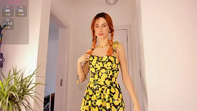 KikkoLee online show from March 3, 9:59 am