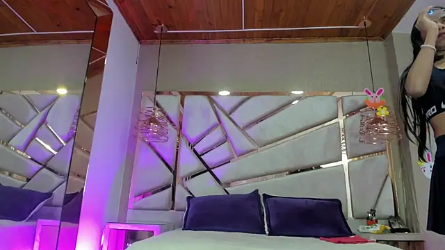 francis 20 online show from April 11, 1:59 pm