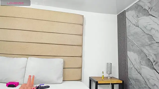 ely brown  online show from April 11, 7:45 am