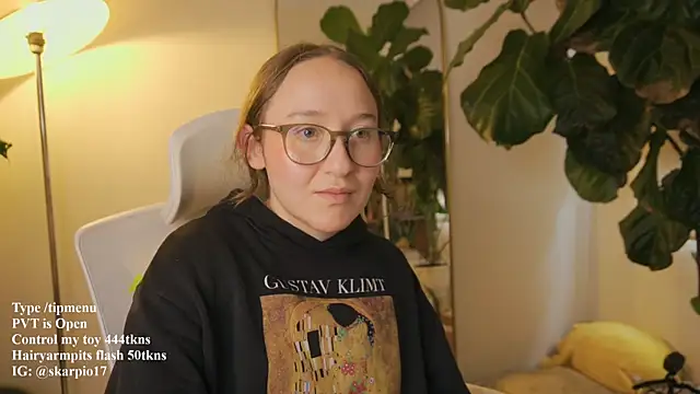 Scarlett NoirMuse online show from April 15, 7:58 pm