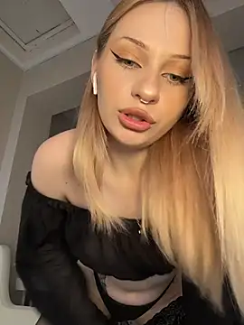 DayaFoxy online show from March 6, 1:17 pm