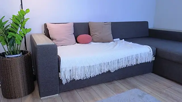 MillaKowal online show from February 7, 7:45 am