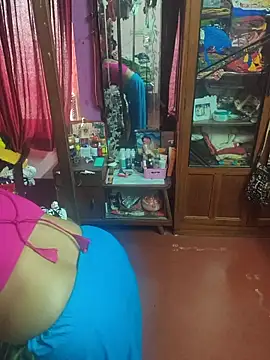 Snapshot of Little-Roshni chatting on February 6, 1:42 am Little-Roshni online show from February 6, 1:42 am