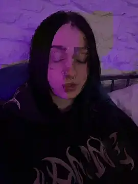 bellaxlauren online show from February 3, 11:51 pm