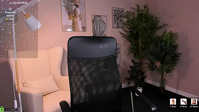 Viickie Nelsson online show from July 30, 9:21 am