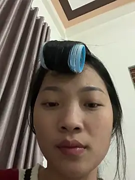 Lyn-be99 online show from February 3, 1:16 pm