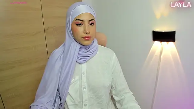 LAY LA  online show from February 5, 11:19 pm