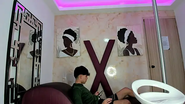 PRETTY COCK1 online show from April 7, 1:18 am