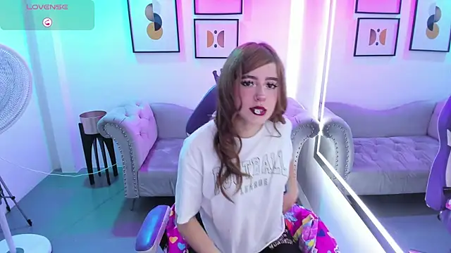 Victoria  doll online show from April 7, 12:40 pm