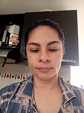 luna pinky online show from February 23, 3:00 pm