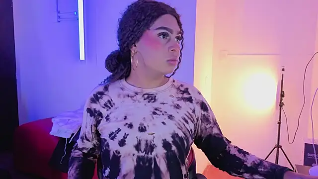 megara hott online show from February 10, 8:12 pm