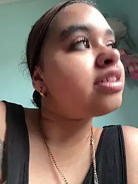 Aloyenita online show from May 5, 10:29 am