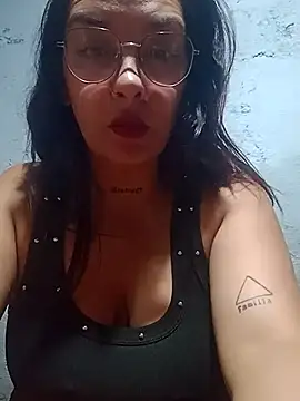 kuramaqueen online show from February 24, 5:06 am