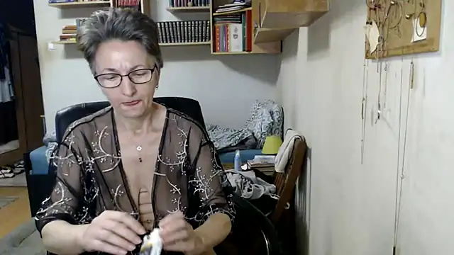 katemodel online show from September 14, 7:28 am