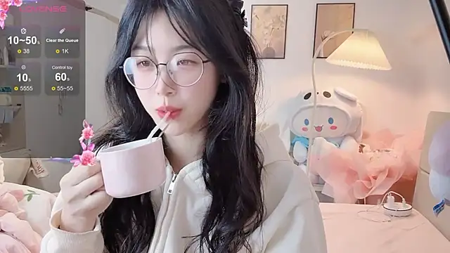 Luminous4173 online show from February 18, 7:07 am