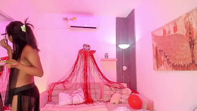 TAHIELA  online show from February 13, 11:45 am