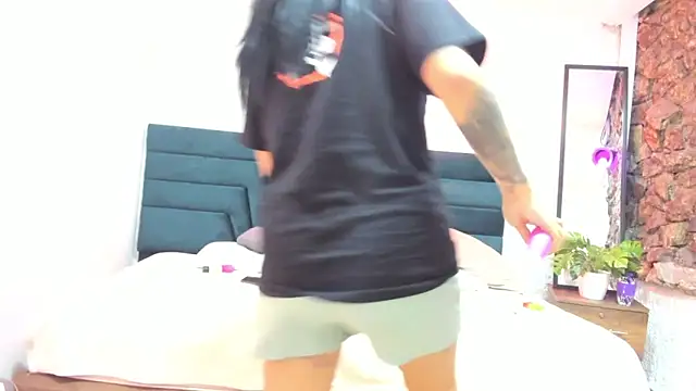 Dahliablack online show from January 31, 7:11 pm