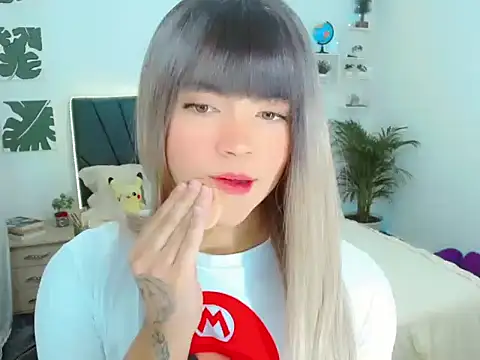 ZoeSchmmit online show from July 9, 3:58 pm