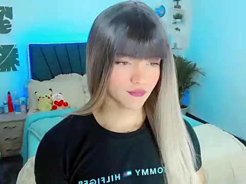 ZoeSchmmit online show from June 23, 10:41 pm