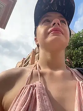 MiaTee online show from March 18, 2:27 am