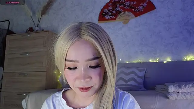 saya li11 online show from February 12, 4:30 pm