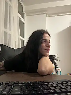 LuxxuryAnne online show from January 31, 9:13 pm