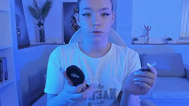 Madison dolly online show from March 2, 2:11 am