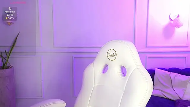 Lia Velez  online show from March 28, 8:47 am