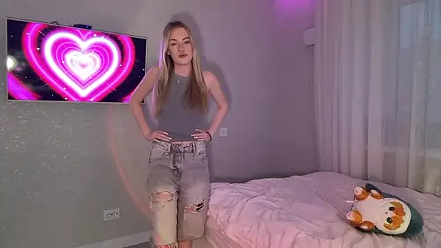 Between Eeys online show from March 2, 3:08 pm