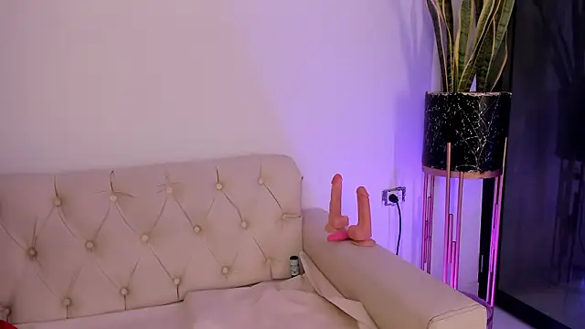 liorah wolf online show from February 20, 8:20 pm