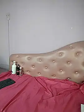 Noa Baker online show from April 5, 12:26 pm