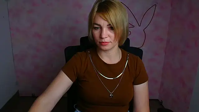 CuttieEmma online show from July 2, 6:19 am