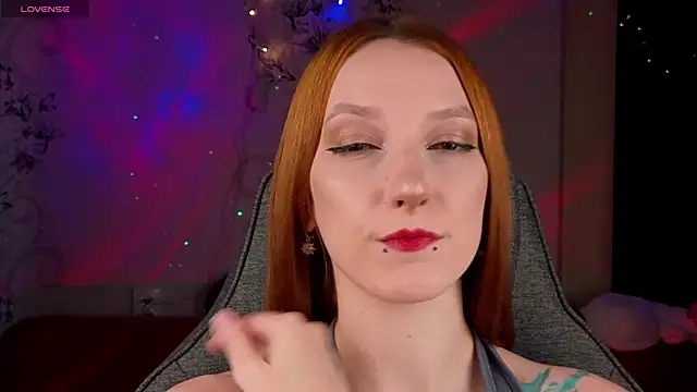 Vamp Mila online show from May 13, 2:01 pm