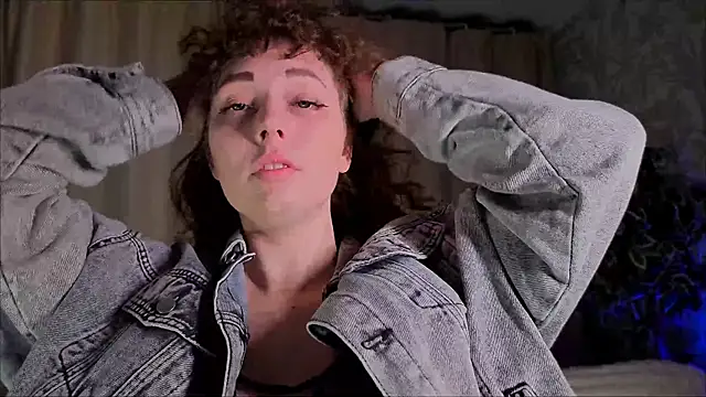 licklissy online show from April 9, 4:26 am