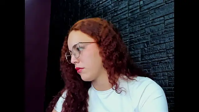 Miss Dior2 online show from April 1, 4:15 pm