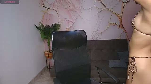 canela salvaje online show from February 24, 11:25 pm